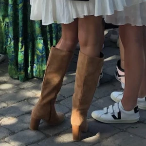 Beiga Stövlar - jättesnygga stövlar som jag endast använt 1 gång🩷