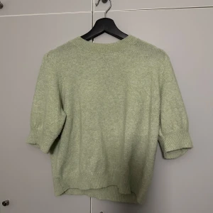 Topp - Fin stickad topp i fint skick 