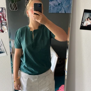 Tröja  - Typ aldrig använd inga skador 