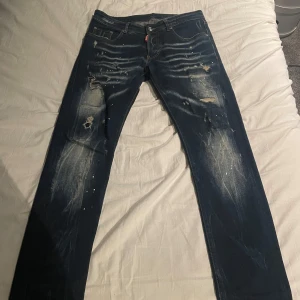 Dsquared byxor - Väldigt bra skick sköna och bekväma byxor. Storlek: M