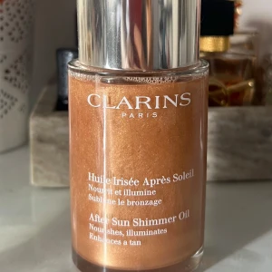 Body glow - Clarins after sun shimmer oil, endast testad