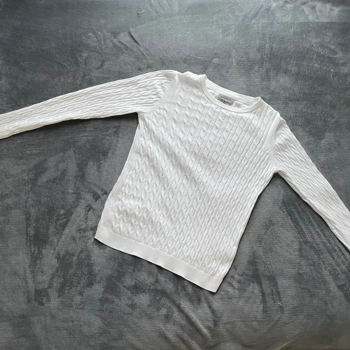 Kabelstickad tröja 