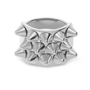 Edblad ring - Säljer nu min Edblad ring med nitar då jag använder mer guld nu🩷 Storlek 18.50 som är L 😍Den är sparsamt använd och inga tecken på användning🥰 Nypris 399 kr och mitt pris 200kr 