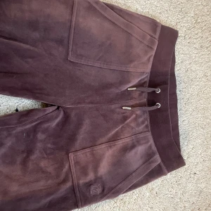 Juicy Couture  - Säljer dessa Juicy Couture byxorna då dom inte kommer till användning 
