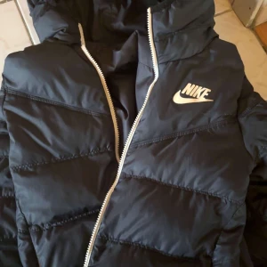 Säljer denna Nike jacka 💞 - Nike jacka 