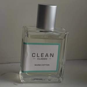 Clean warm cotton , använd fåtal gånger men i övrigt väldigt mycket kvar av den. 60ml