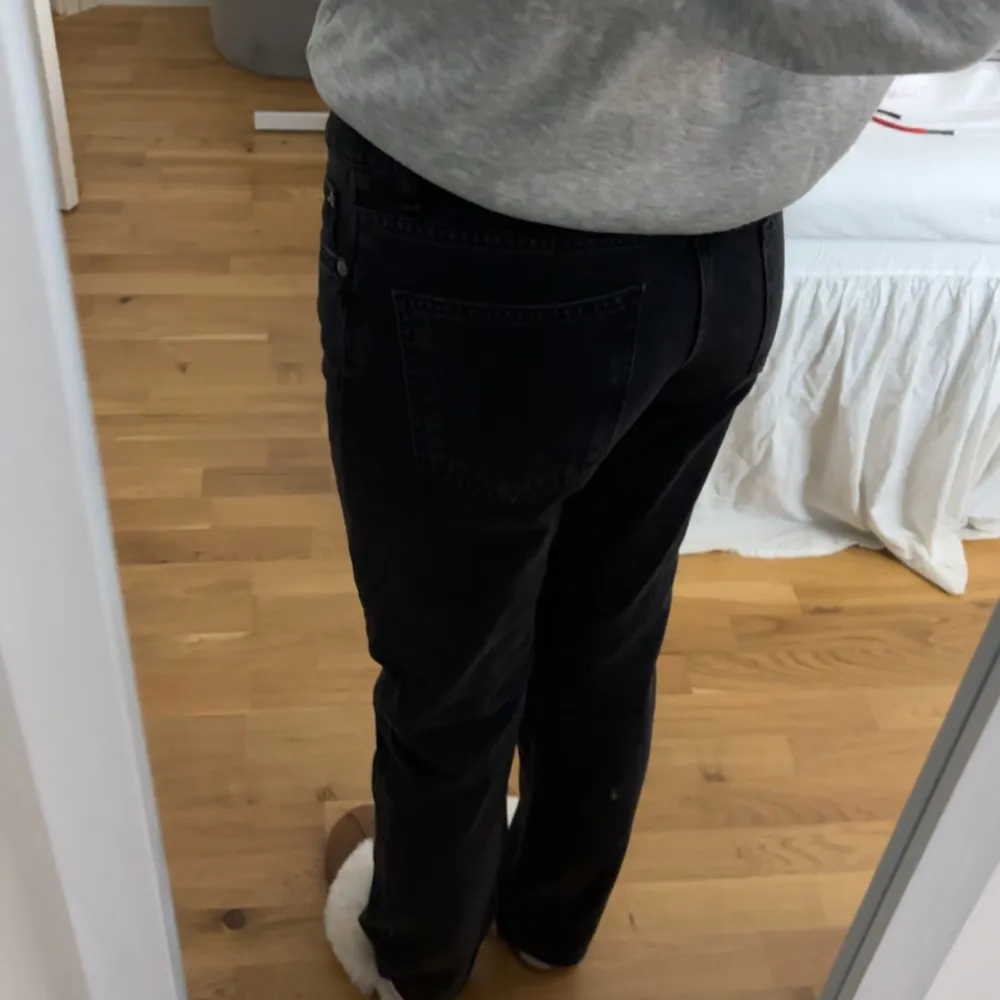 Aldrig använda jeans men lappen är borttagen. Köpta för 3 veckor sedan. Tycker de är lite för korta på mig som är 175cm. Jeans & Byxor.