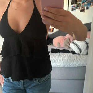 Volang linne - Säljer detta super gulliga volang linne från Nelly ❤️