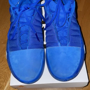 Basketskor harden 7 - Harden 7 bra skick använd lite, bra basketskor 