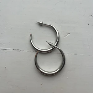 Örhängen silver  - Söta! Ej rostfria 