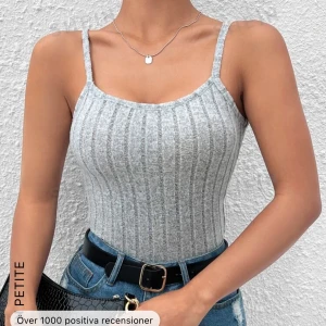 Enkel grå topp - En helt vanlig topp med mjukt material som har används några gånger 🩶