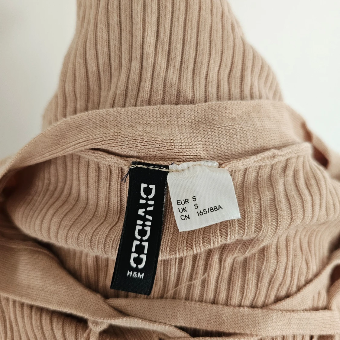 Beige ribbad tröja från H&M Divided - 91