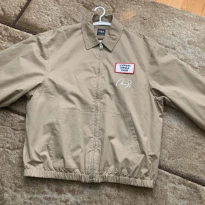 Workwear jacket  - Workwear jacket från zara  Har aldrig använt 10/10 condition 