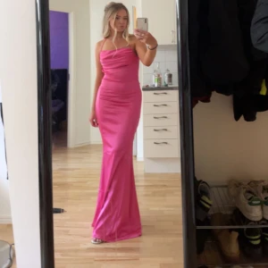 Rosa balklänning  - Säljer min älskade balklänning💕 