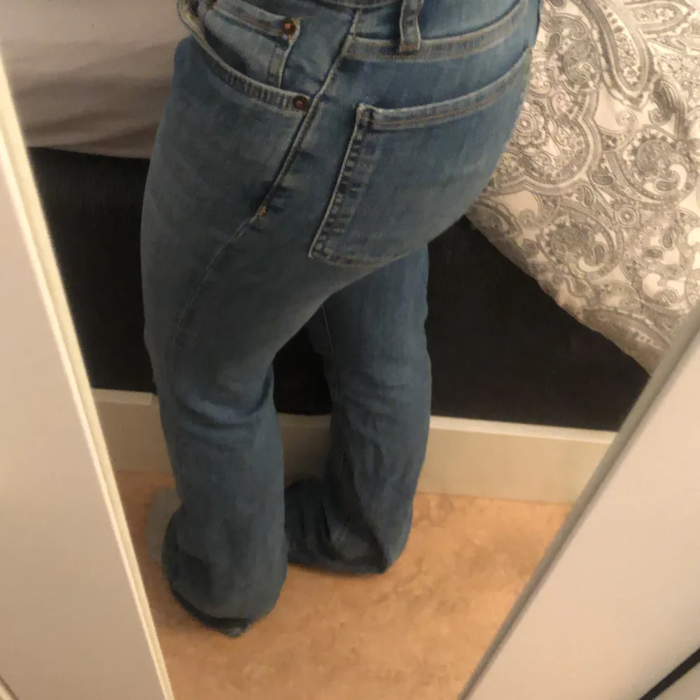  zara jeans som nt säljs längre, super fina men aldrig kommit till användning‼️‼️. Jeans & Byxor.