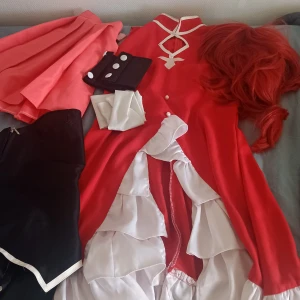 Kyoko cos+ wig - It has some damages that I will send pictures of. And I can mabye discuss price. I am willing to trade!:) 