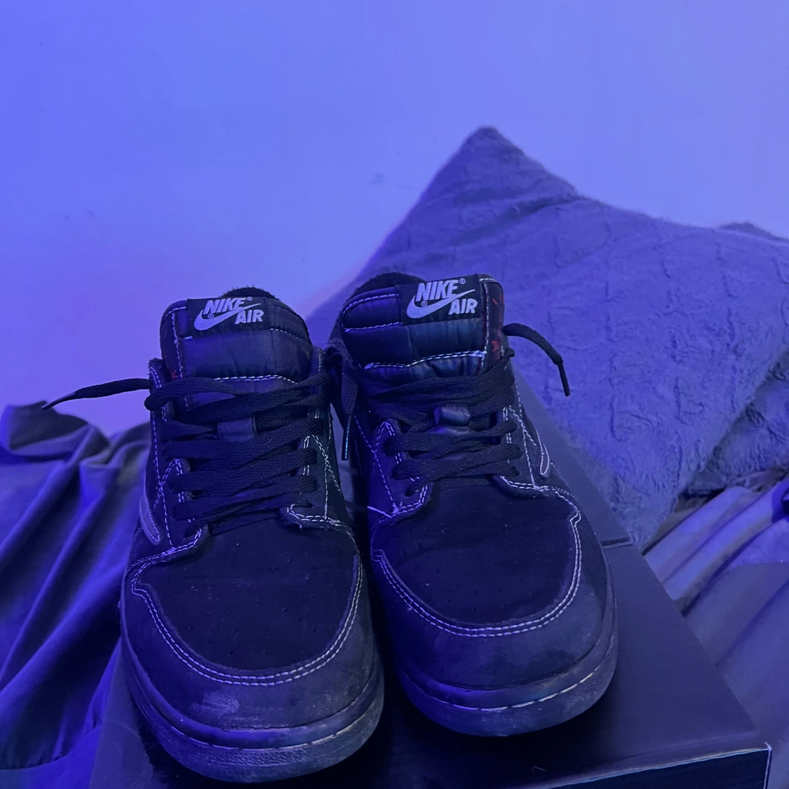 Travis scott jordan 1 low phantom - 90