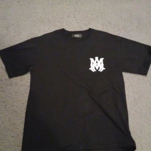 Svart t-shirt från Amiri - svart t-shirt från Amiri 