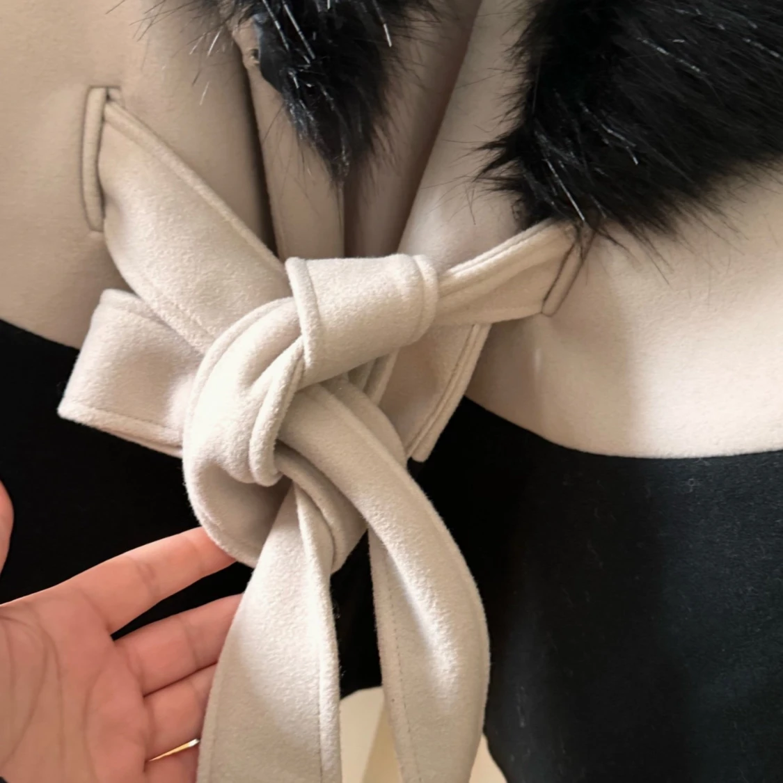 Beige och svart kappa från Bubbleroom (oanvänd) - 92