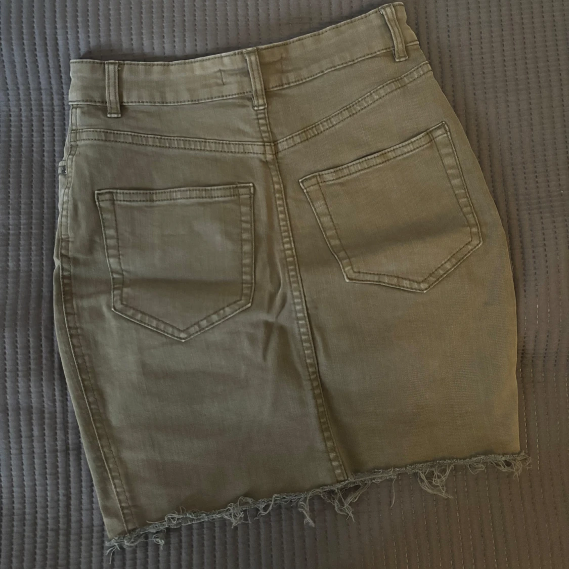 Olivgrön jeanskjol - 90