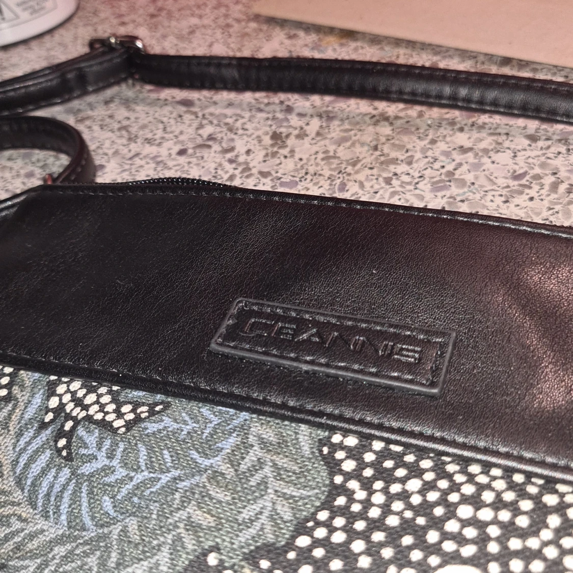 Blommig axelväska från Ceannis - 92