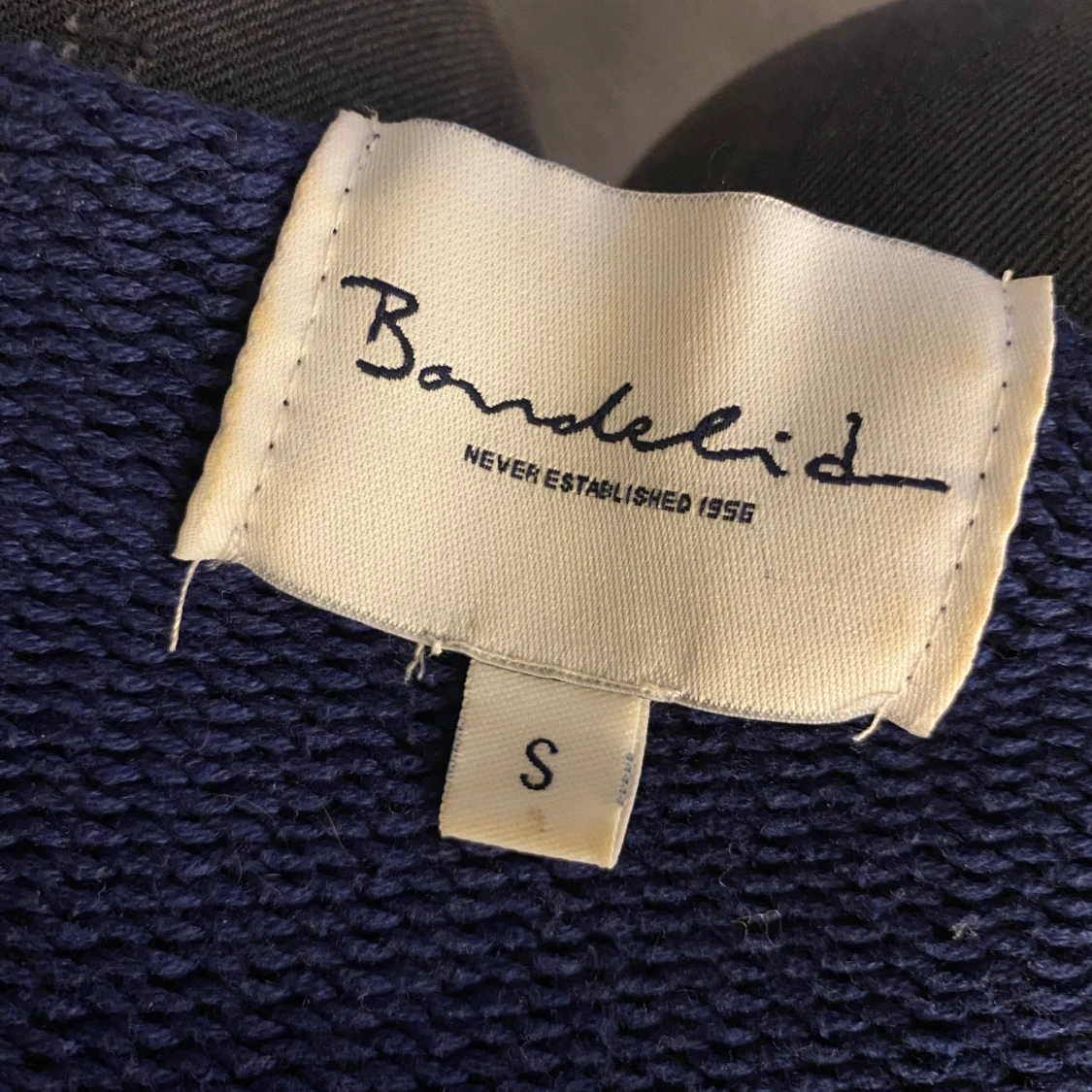 Mörkblå stickad tröja med stjärna från Bondelid - 92