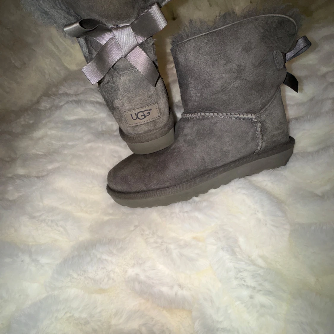 Grå UGG boots med rosett - 92