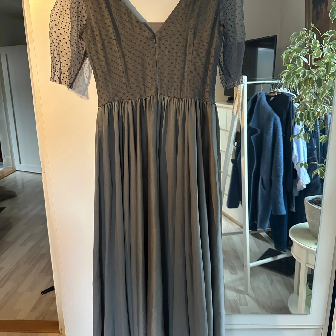 Grå långklänning från Paola Collection - 90