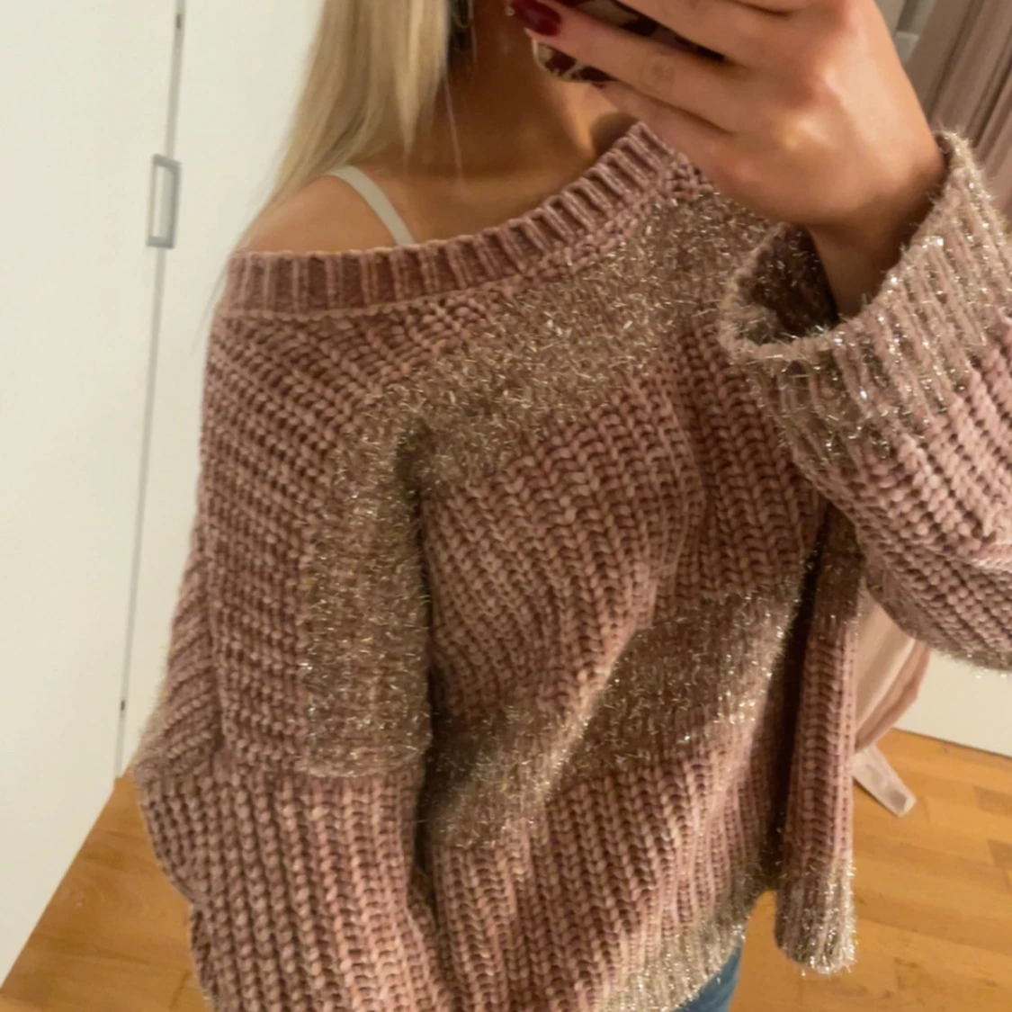 Rosa stickad tröja med glittriga detaljer - 91