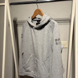 Sail-raceing Hoodie  - Väldigt välskött hoodie i bra skick 