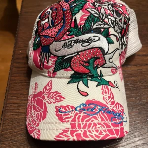 Ed Hardy keps  - Helt ny kom med pris lapp, köpt på second hand. Använd cirka 2 gånger 