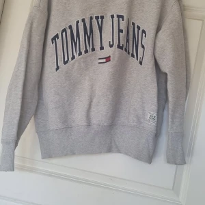 Tommy tröja - Använd skick köpt ifrån Zolando