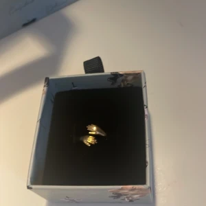 Guld ring💘 - Fin guld ring i justerbar storlek 💘 vet ej märket🌸