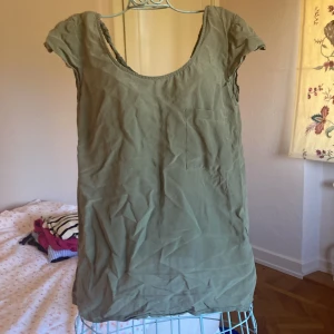 Grön linne  - Fin linne top! Fint skick 