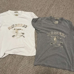 Burberry t-shirt - Snygg burberry t-shirts som är i bra skick. Skriv om du har frågor! 1 för 400 2 för 800. Pris kan diskuteras! 