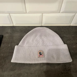 Parajumper mössa  - Mycket bra skick 