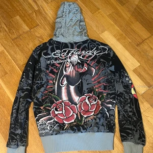 ed hardy hoodie - Storlek m passar s
