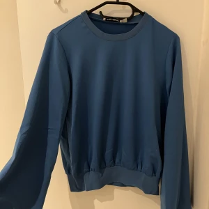 Tunn blå långärmad!💙 - Carin wester långärmad med vida armar!💙