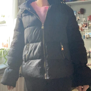 Super fin vinter jacka  - Super fin vinter jacka💕 pris går att diskutera 