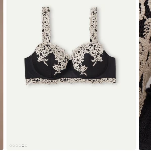 Intimissmi Bh - Säljer denna bh-n från intimissmi i storlek 75D, sparsamt använd och inga defekter! Säljer då den tyvärr blivit för liten!