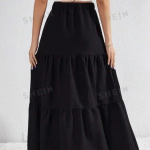 Kjol - Basic svart kjol, använd ett fåtal gånger 