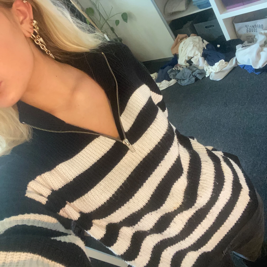 Stickad med dragkedja