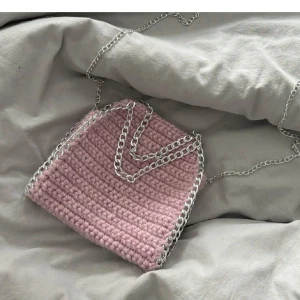 Stella mccartney liknande väska  - Stella mccartney liknande väska, aldrig använd så helt ny. Jätte söt rosa färg