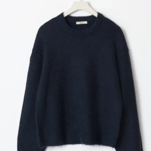 Stickad tröja  - Jätte fin!!