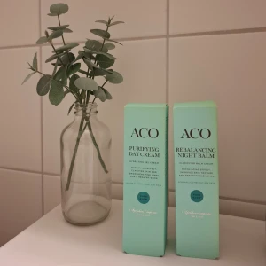 Aco Pure Glow - Säljer Acos Pure Glow dag-och nattkräm. Fick dubbelt när jag beställde och tyvärr så passade inte dessa min hudtyp så säljer de oöppnade vidare.