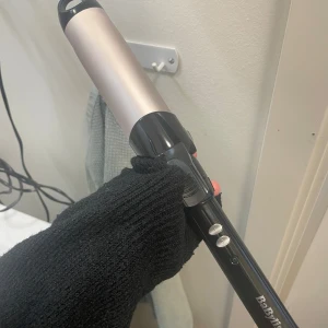 locktång - Fin locktång från babyliss. 32 mm tjock och använd 3 ggr. 