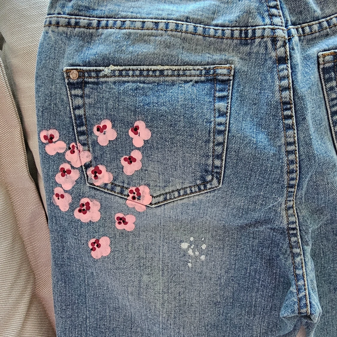 Riots målade jeans med körsbärsblommor - 2