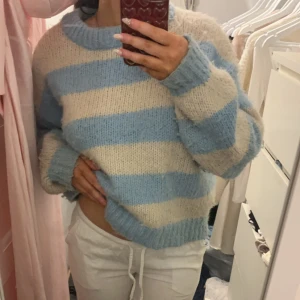 Stickad tröja från Vero Moda - Mysig stickad tröja från Vero Moda