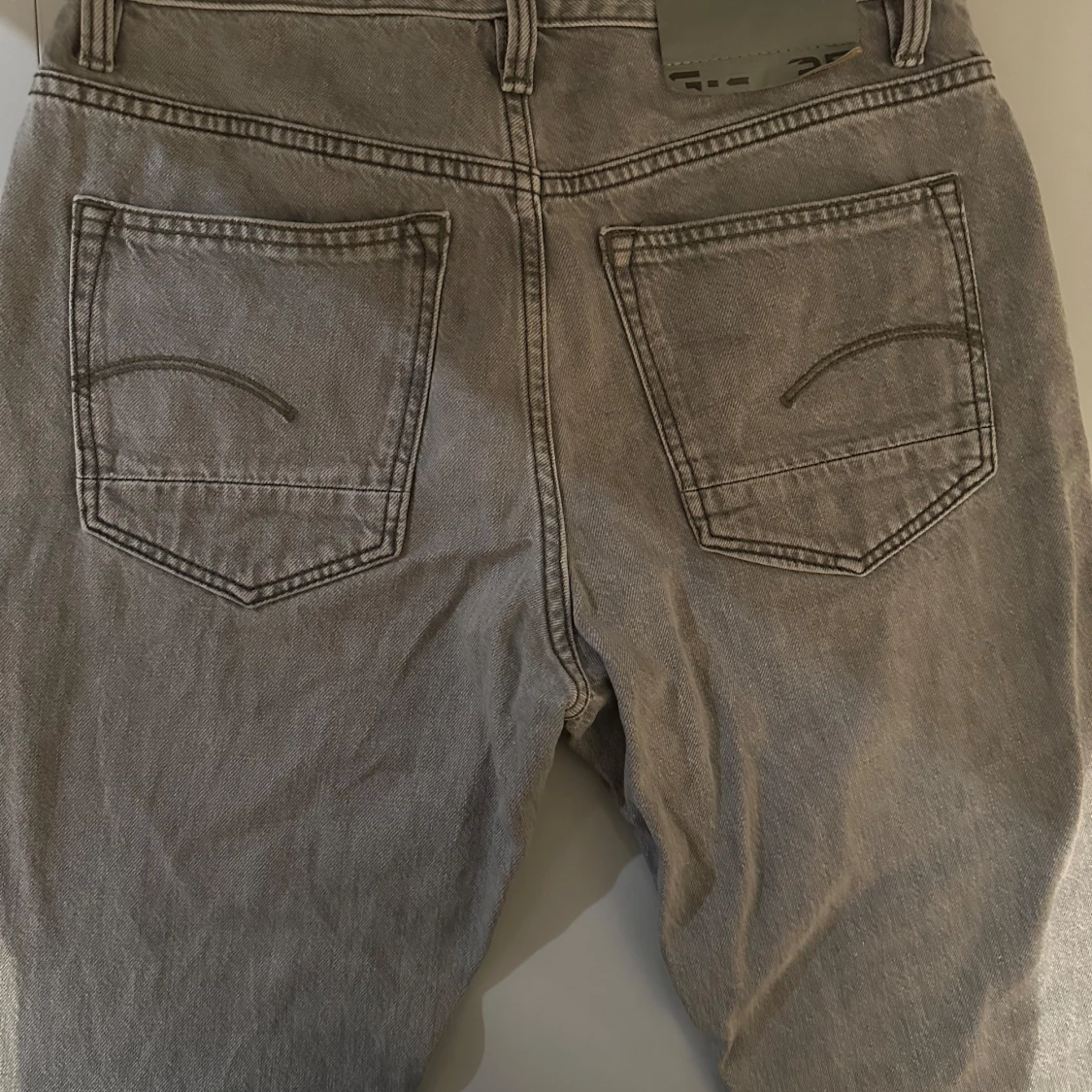 G-Star jeans modell Triple A Straight ljusgrå 28x32