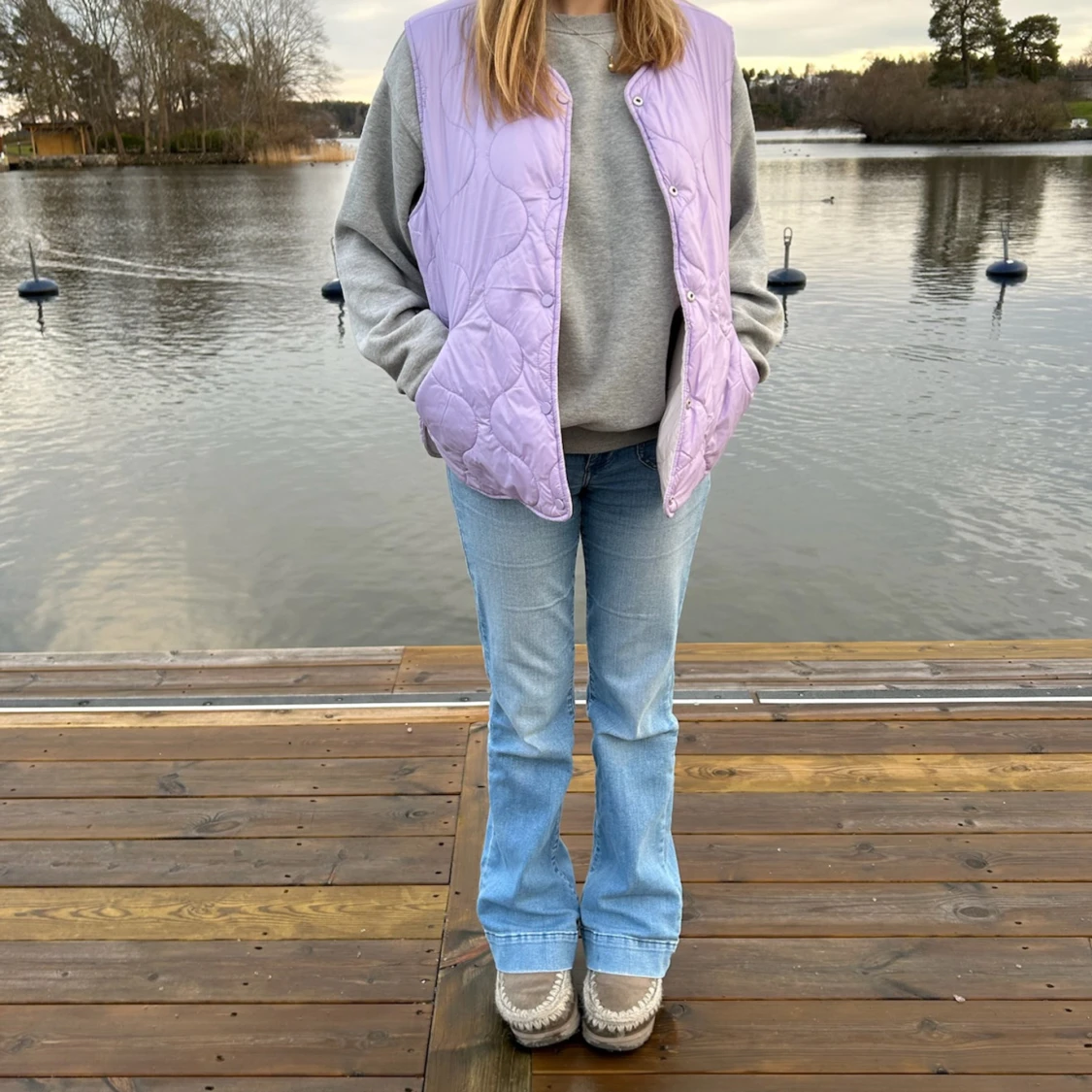 Vit och lila dunväst - 2